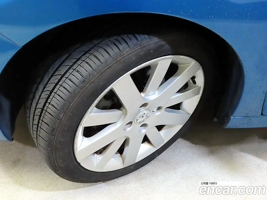 Peugeot 207 2009 1.6 автомат (гидро), фото 7