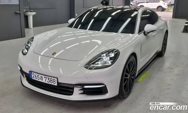 Porsche Panamera 2018 3.0 автомат (гидро), миниатюра 3