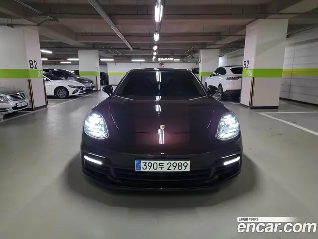 Porsche Panamera 2018 3.0 автомат (гидро), миниатюра 3