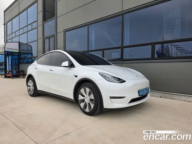 Tesla Model Y 2022 автомат (гидро), миниатюра 2