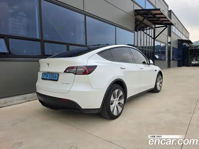 Tesla Model Y 2022 автомат (гидро), миниатюра 5