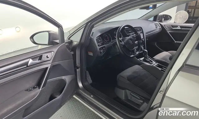 Volkswagen Golf 2014 1.6 автомат (гидро), миниатюра 11 Volkswagen Golf 2014 1.6 автомат (гидро), миниатюра 11