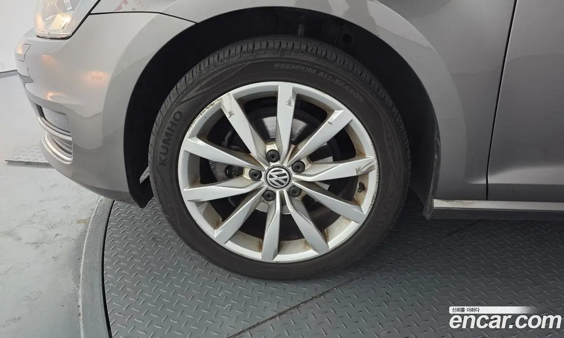 Volkswagen Golf 2014 1.6 автомат (гидро), фото 5 Volkswagen Golf 2014 1.6 автомат (гидро), фото 5
