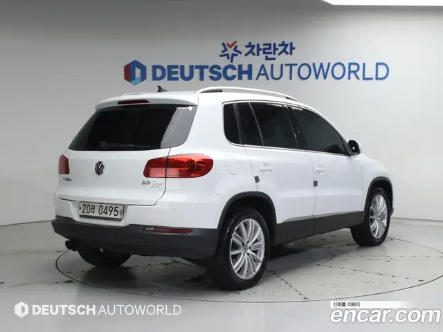 Volkswagen Tiguan 2015 2.0 автомат (гидро), миниатюра 2