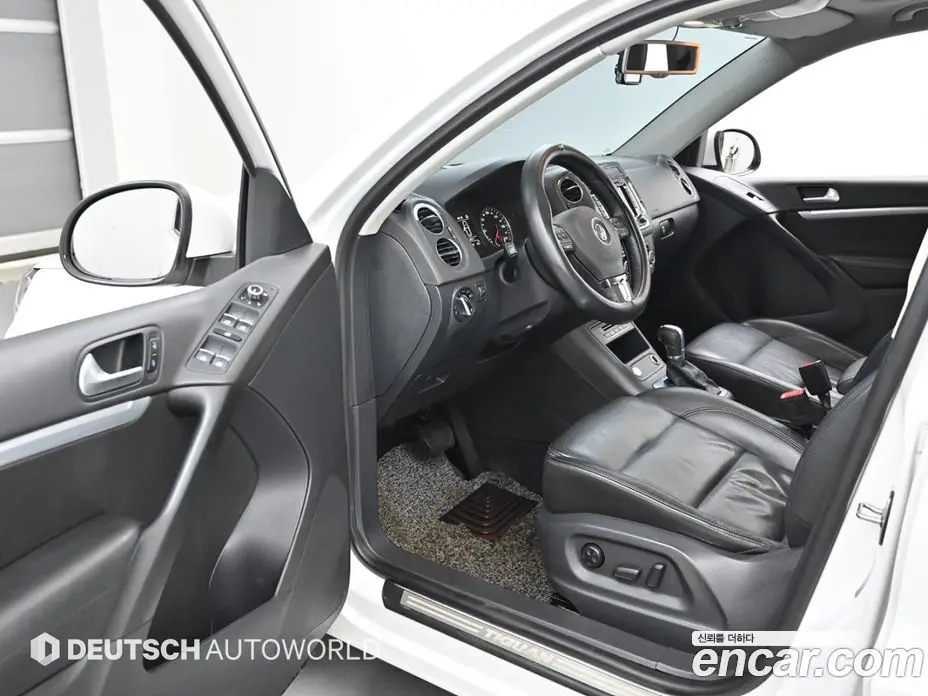 Volkswagen Tiguan 2015 2.0 автомат (гидро), фото 11