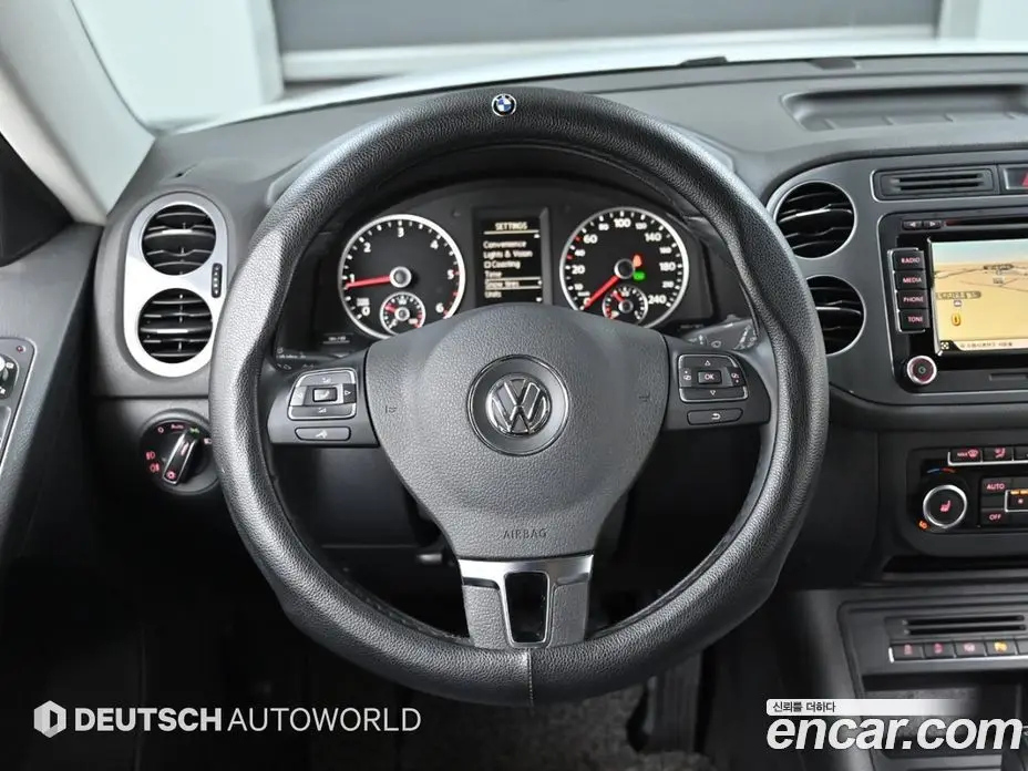 Volkswagen Tiguan 2015 2.0 автомат (гидро), фото 13