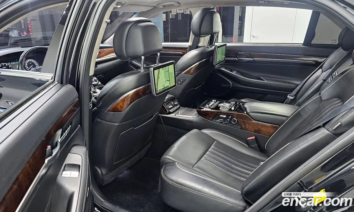 Genesis EQ900 2016 3.3 автомат (гидро), фото 13 Genesis EQ900 2016 3.3 автомат (гидро), фото 13