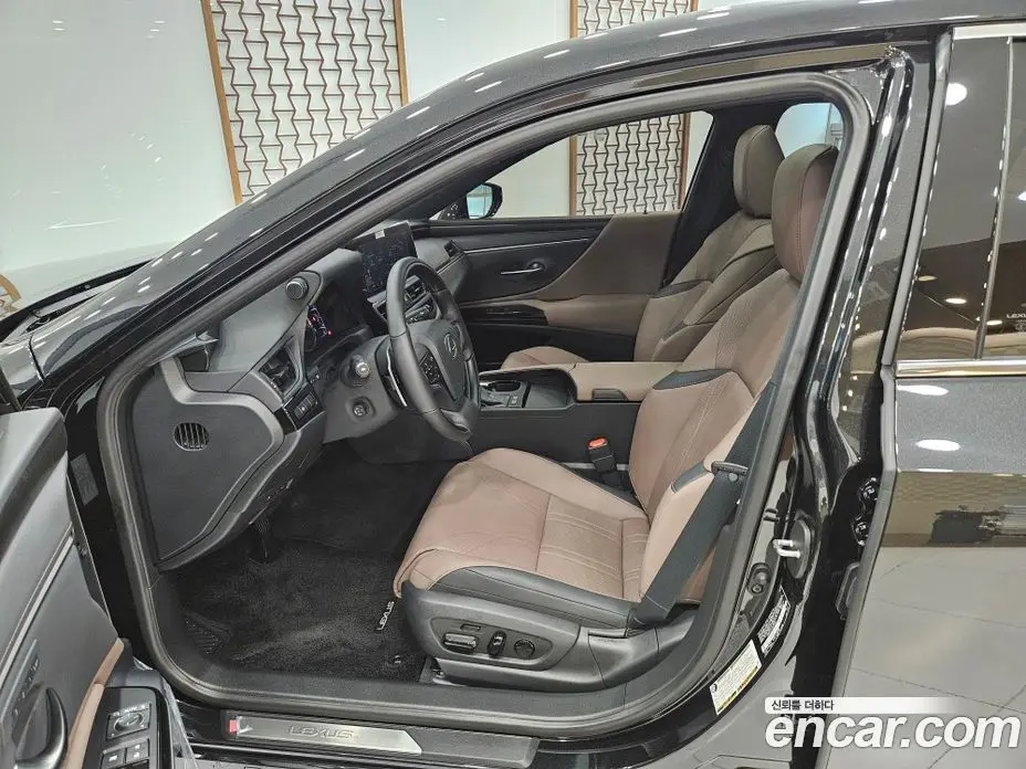 Lexus ES 2025 2.5 автомат (вариатор), фото 11