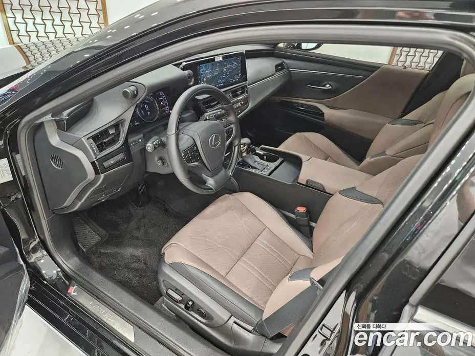 Lexus ES 2025 2.5 автомат (вариатор), фото 12