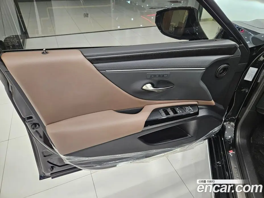 Lexus ES 2025 2.5 автомат (вариатор), фото 13