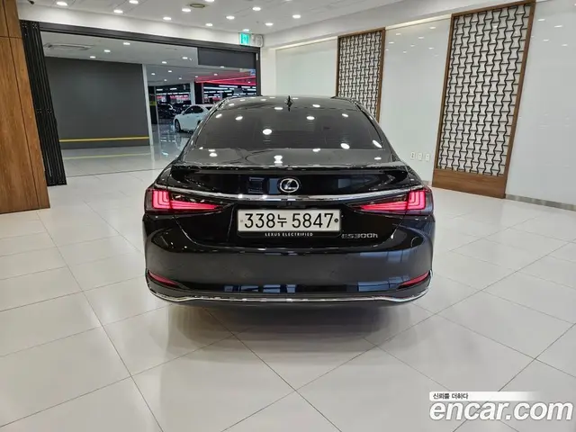 Lexus ES 2025 2.5 автомат (вариатор), миниатюра 4
