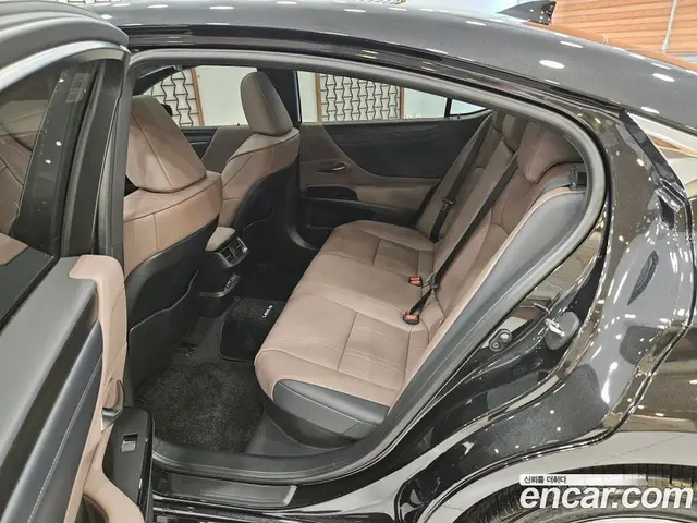 Lexus ES 2025 2.5 автомат (вариатор), миниатюра 10