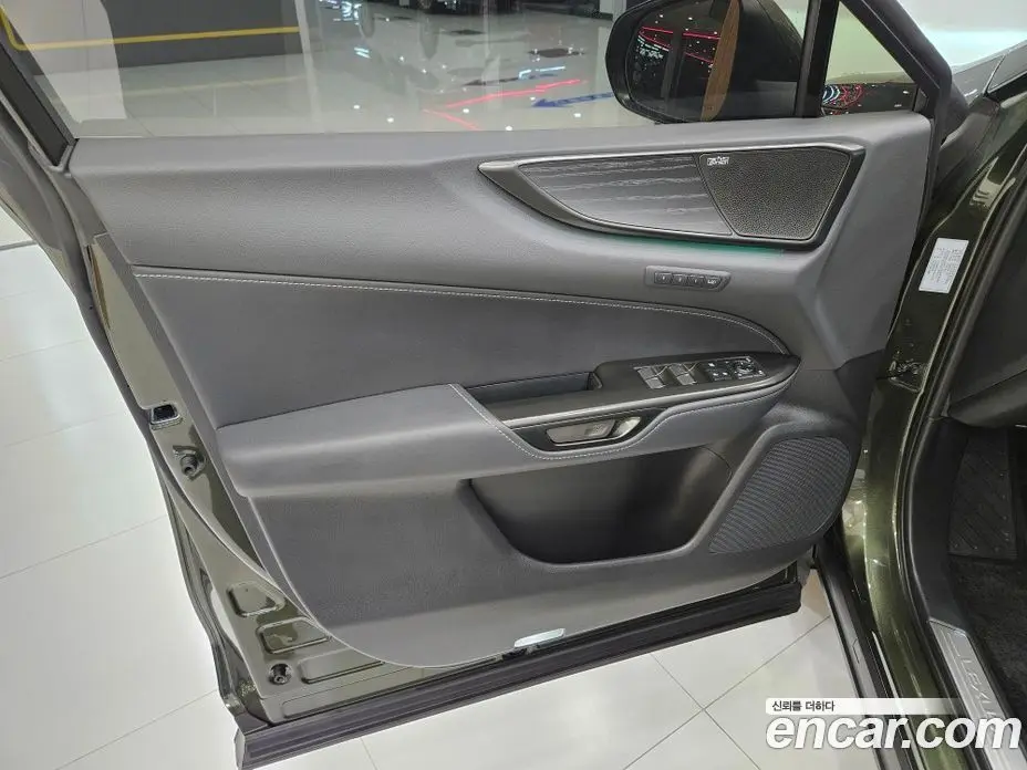 Lexus NX 2025 2.5 автомат (вариатор), фото 14