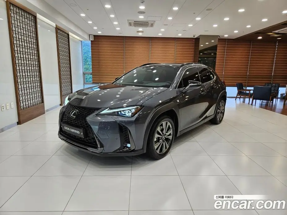 Lexus UX 2025 2.0 автомат (вариатор), фото 1