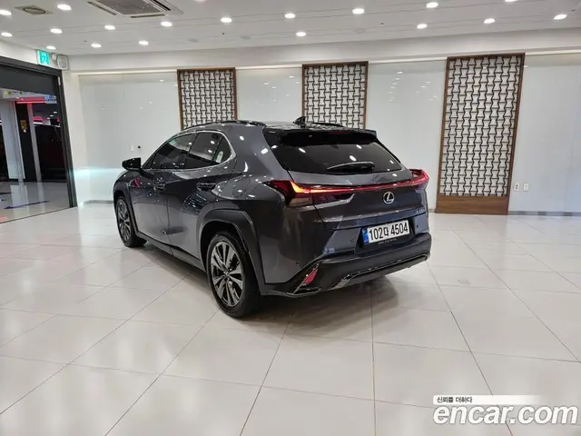 Lexus UX 2025 2.0 автомат (вариатор), миниатюра 2
