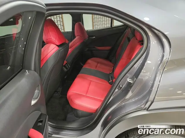 Lexus UX 2025 2.0 автомат (вариатор), миниатюра 11