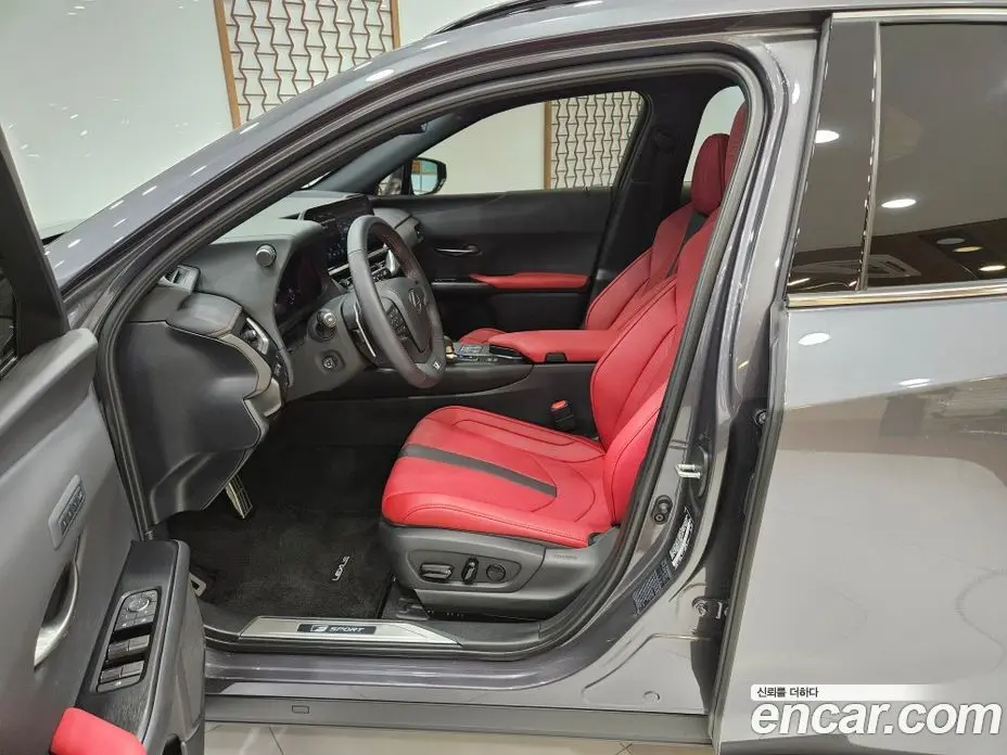 Lexus UX 2025 2.0 автомат (вариатор), фото 12