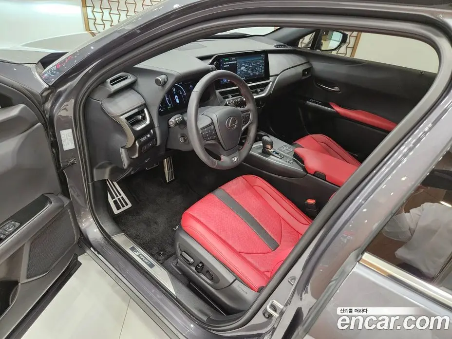 Lexus UX 2025 2.0 автомат (вариатор), фото 13