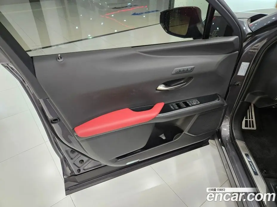 Lexus UX 2025 2.0 автомат (вариатор), фото 14