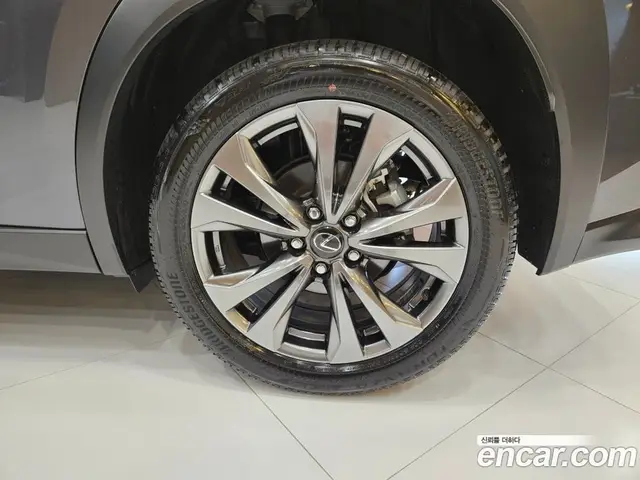 Lexus UX 2025 2.0 автомат (вариатор), миниатюра 7