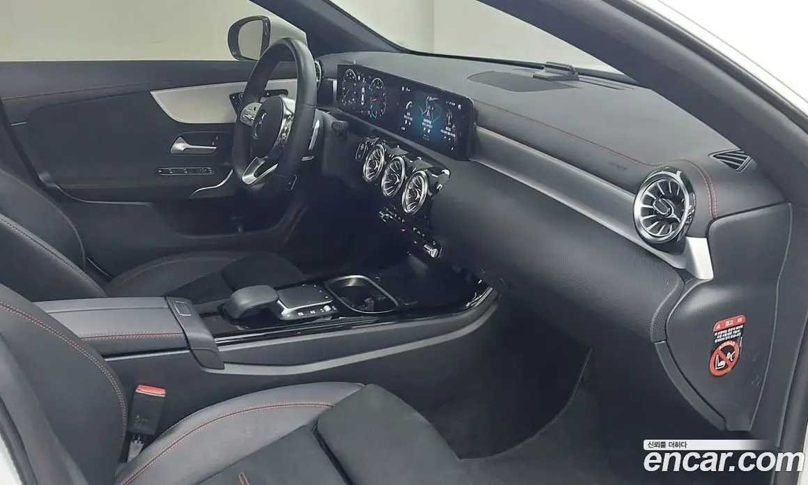 Mercedes-Benz CLA-Class 2023 2.0 автомат (гидро), фото 13