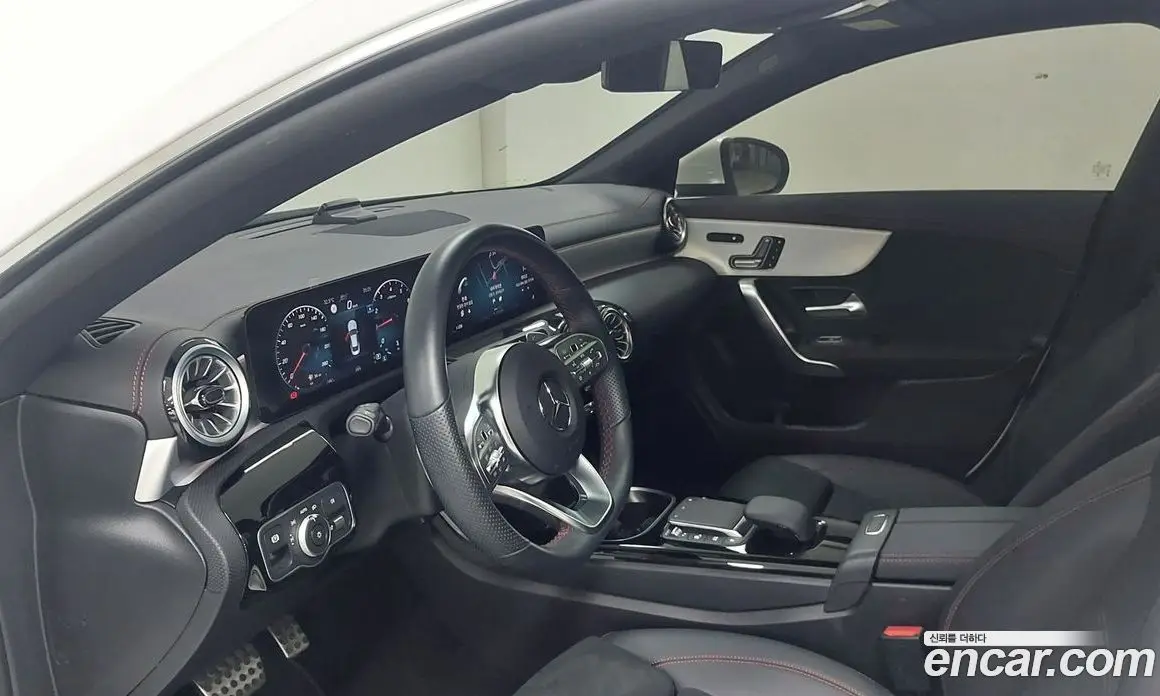 Mercedes-Benz CLA-Class 2023 2.0 автомат (гидро), фото 9