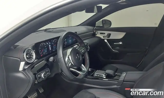 Mercedes-Benz CLA-Class 2023 2.0 автомат (гидро), миниатюра 9