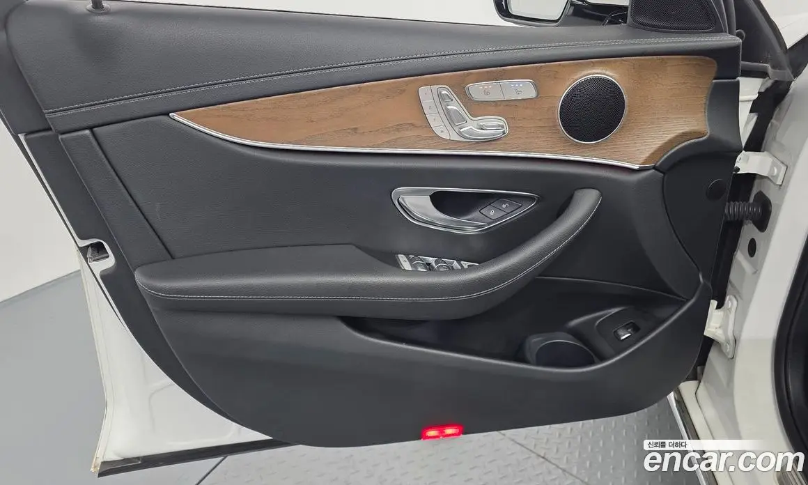 Mercedes-Benz E-Class 2021 2.0 автомат (гидро), фото 14