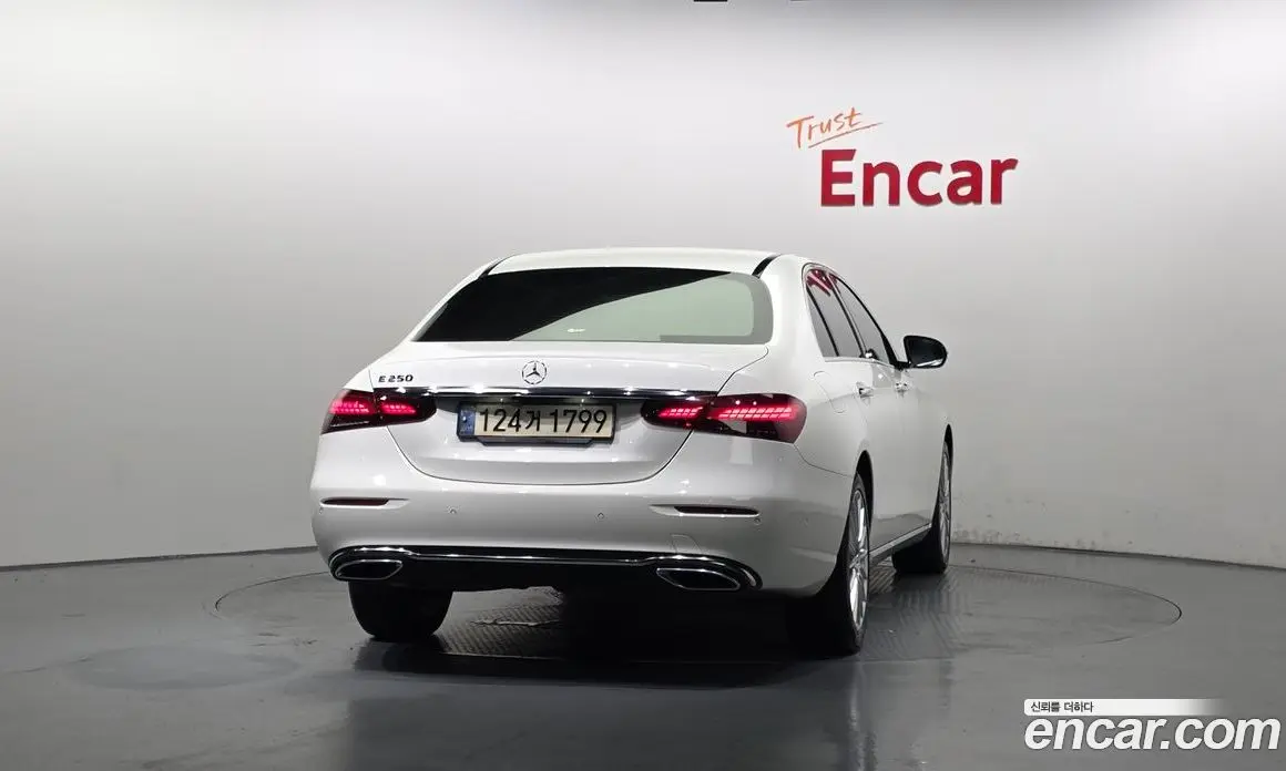 Mercedes-Benz E-Class 2021 2.0 автомат (гидро), фото 4