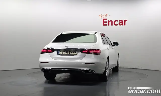 Mercedes-Benz E-Class 2021 2.0 автомат (гидро), миниатюра 4
