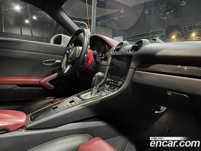 Porsche 718 2017 2.5 автомат (гидро), миниатюра 11