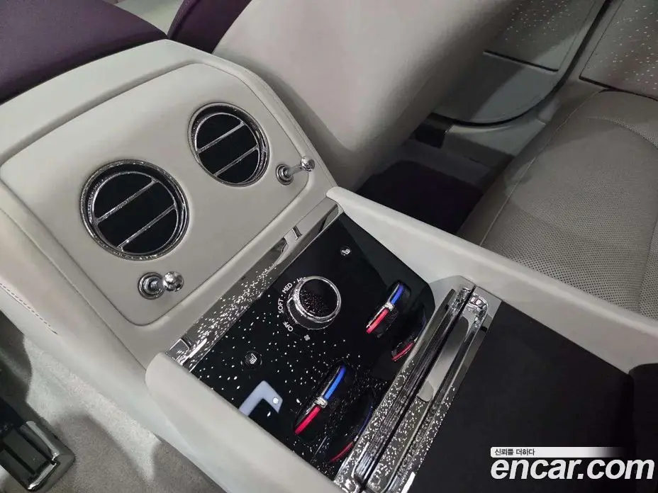 Rolls-Royce Spectre 2024 0.3 автомат (гидро), фото 7
