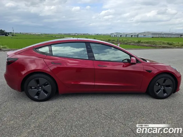 Tesla Model 3 2022 автомат (гидро), миниатюра 2