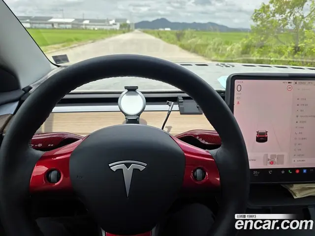 Tesla Model 3 2022 автомат (гидро), миниатюра 5