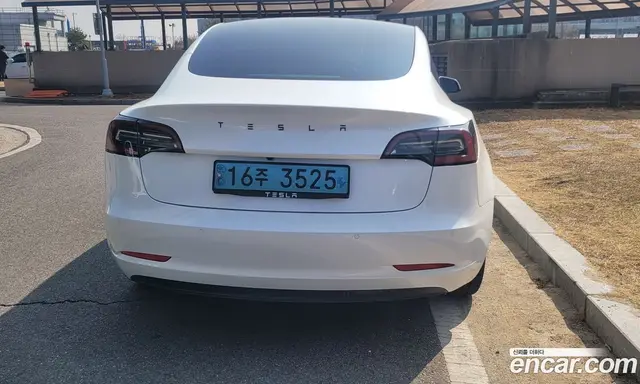 Tesla Model 3 2022 автомат (гидро), миниатюра 2
