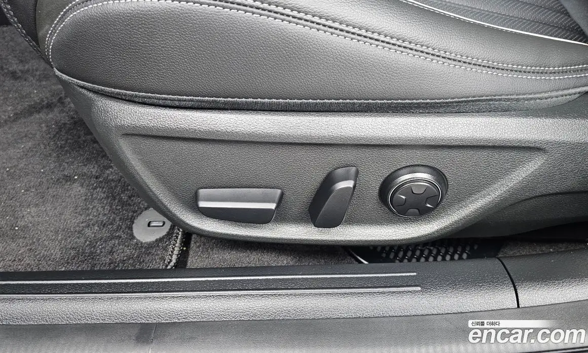 Genesis G70 2024 2.5 автомат (гидро), фото 29