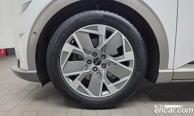 Genesis GV60 2022 0.1 автомат (гидро), миниатюра 5