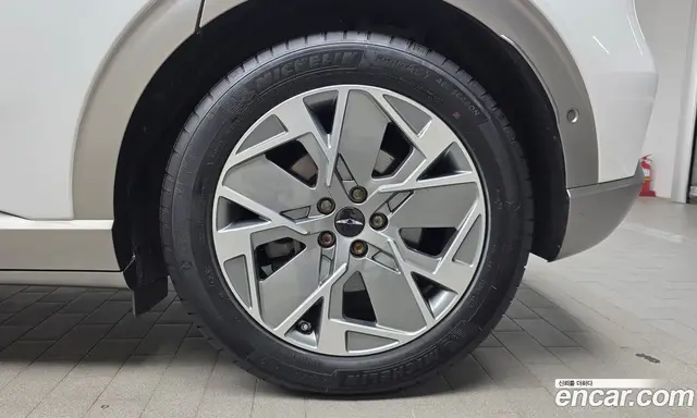Genesis GV60 2022 0.1 автомат (гидро), миниатюра 7