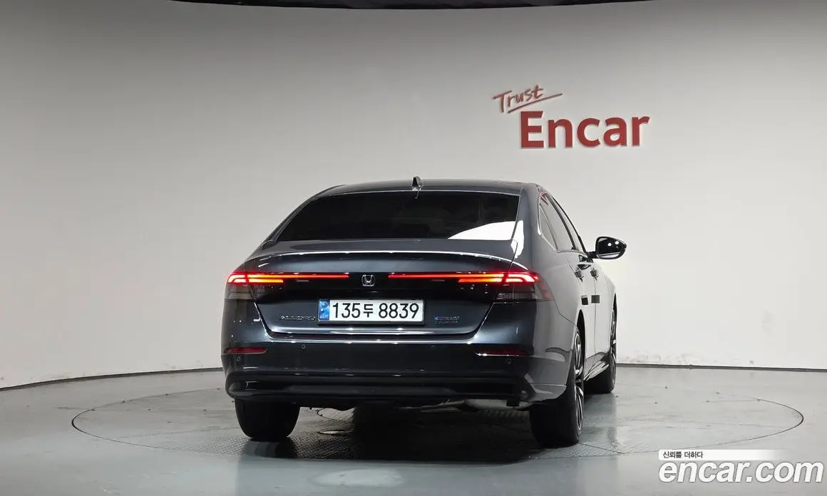 Honda Accord 2023 2.0 автомат (гидро), фото 3