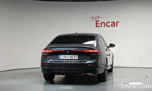 Honda Accord 2023 2.0 автомат (гидро), миниатюра 3