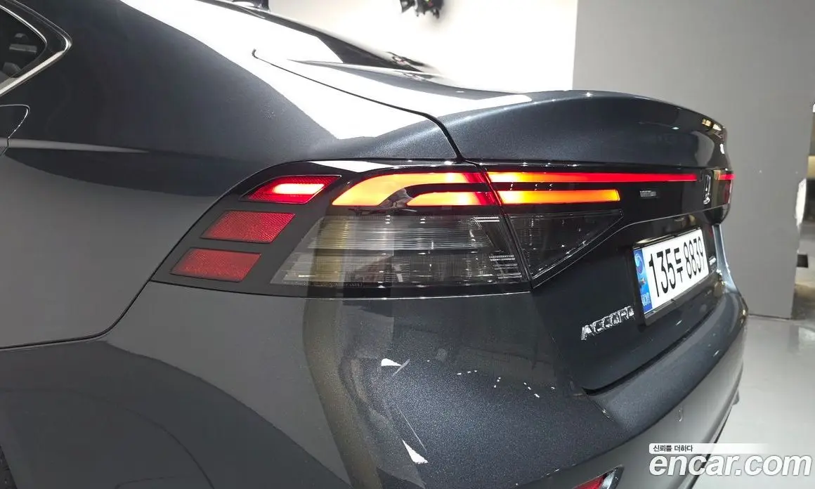 Honda Accord 2023 2.0 автомат (гидро), фото 8