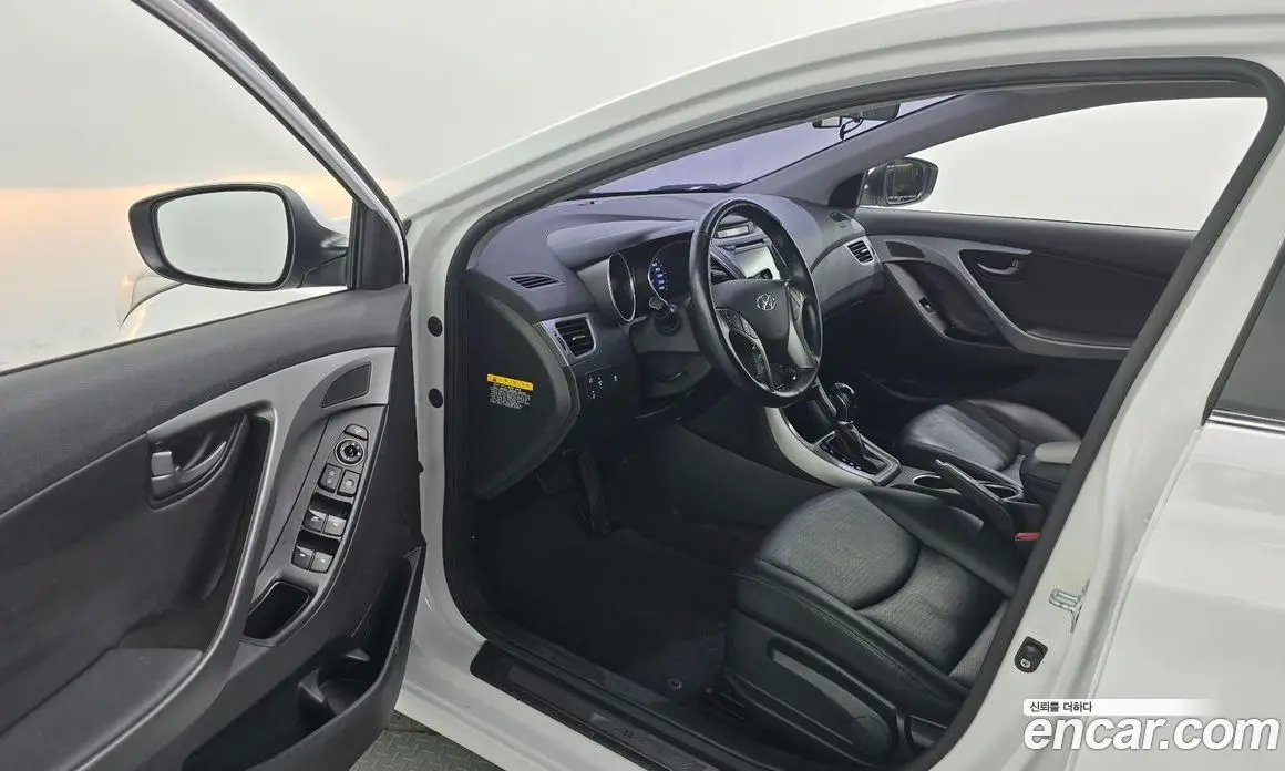 Hyundai Avante 2013 1.6 автомат (гидро), фото 13