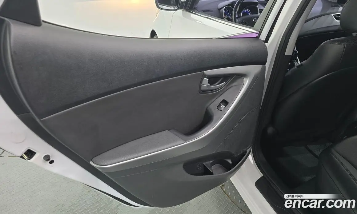 Hyundai Avante 2013 1.6 автомат (гидро), фото 15