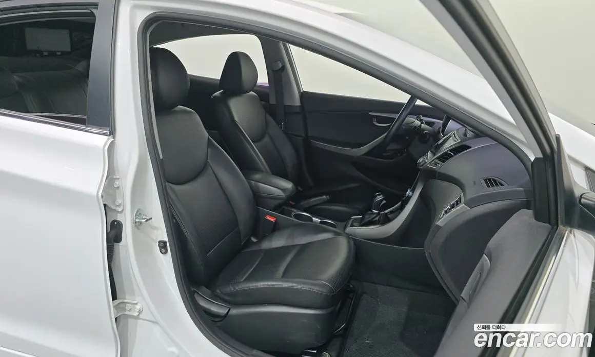 Hyundai Avante 2013 1.6 автомат (гидро), фото 16