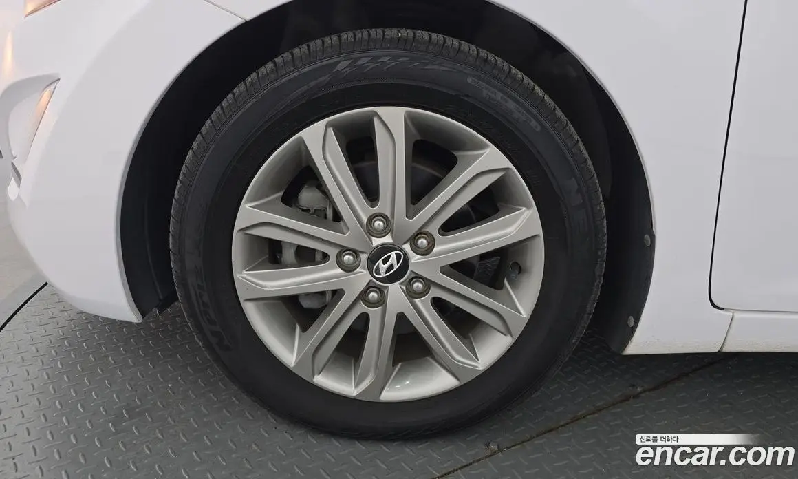 Hyundai Avante 2013 1.6 автомат (гидро), фото 5