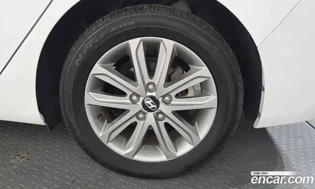 Hyundai Avante 2013 1.6 автомат (гидро), миниатюра 7
