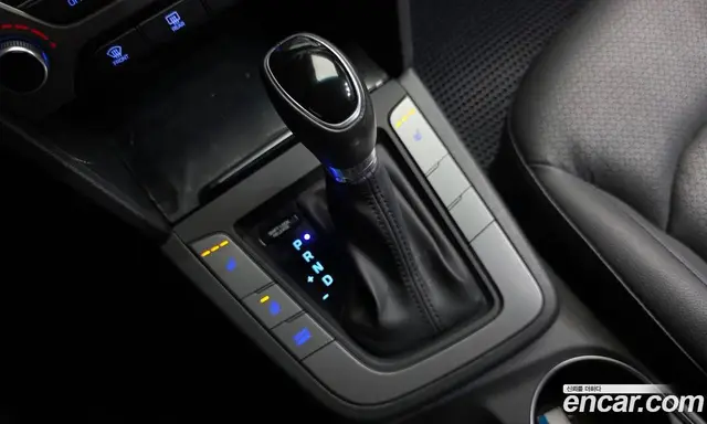 Hyundai Avante 2016 1.6 автомат (гидро), миниатюра 12