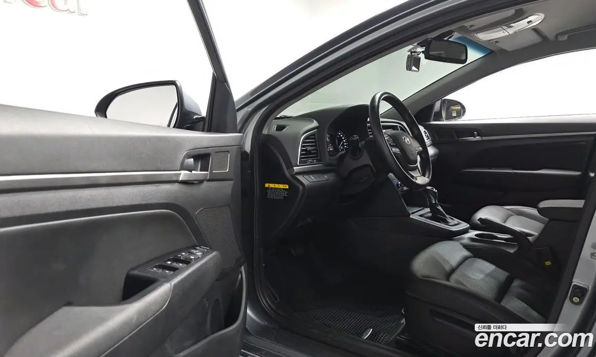 Hyundai Avante 2016 1.6 автомат (гидро), фото 13