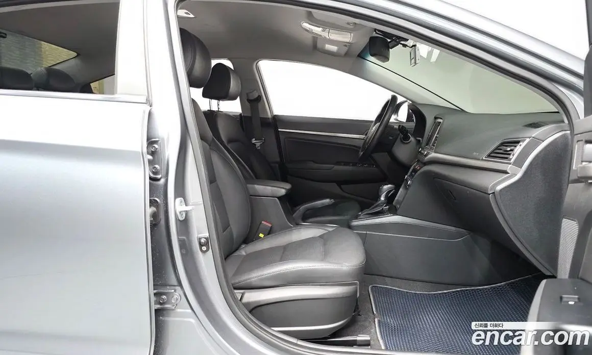Hyundai Avante 2016 1.6 автомат (гидро), фото 16