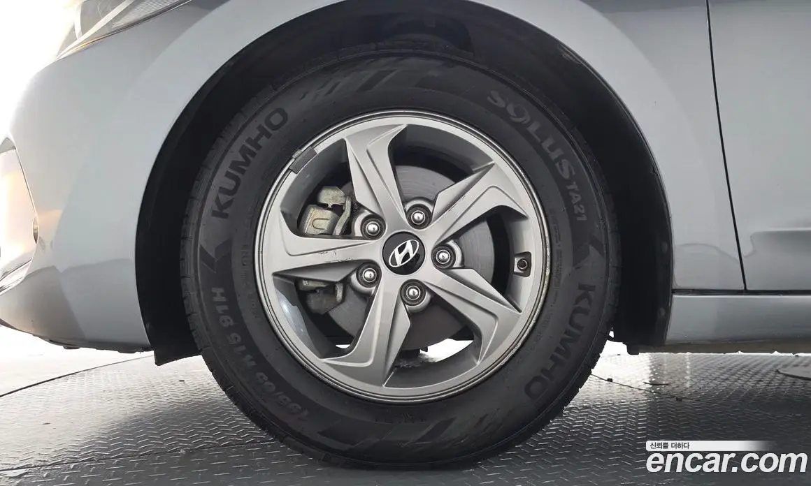 Hyundai Avante 2016 1.6 автомат (гидро), фото 5